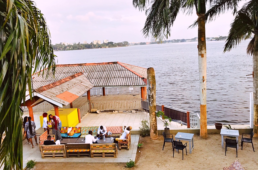 Adoumin Beach Ressort Blockhauss : un espace pittoresque bercé par la lagune