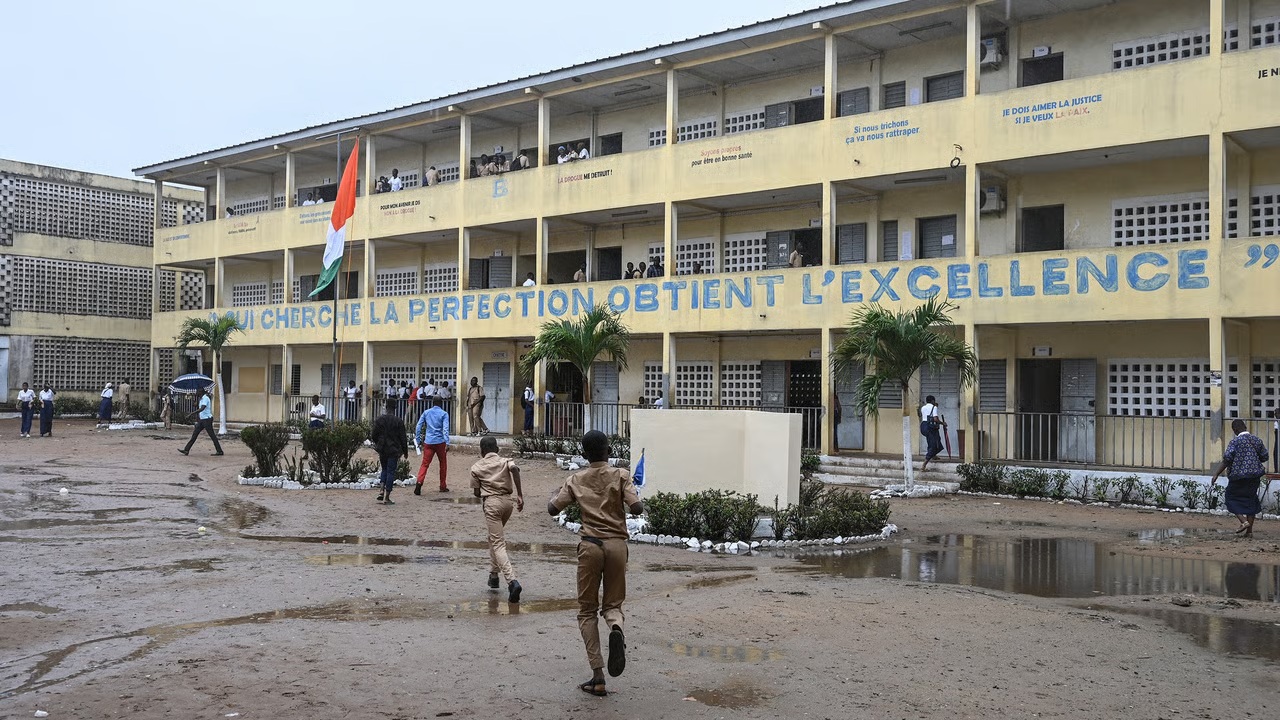 Faux ! La rentrée scolaire 2025-2026 n’a pas été reportée